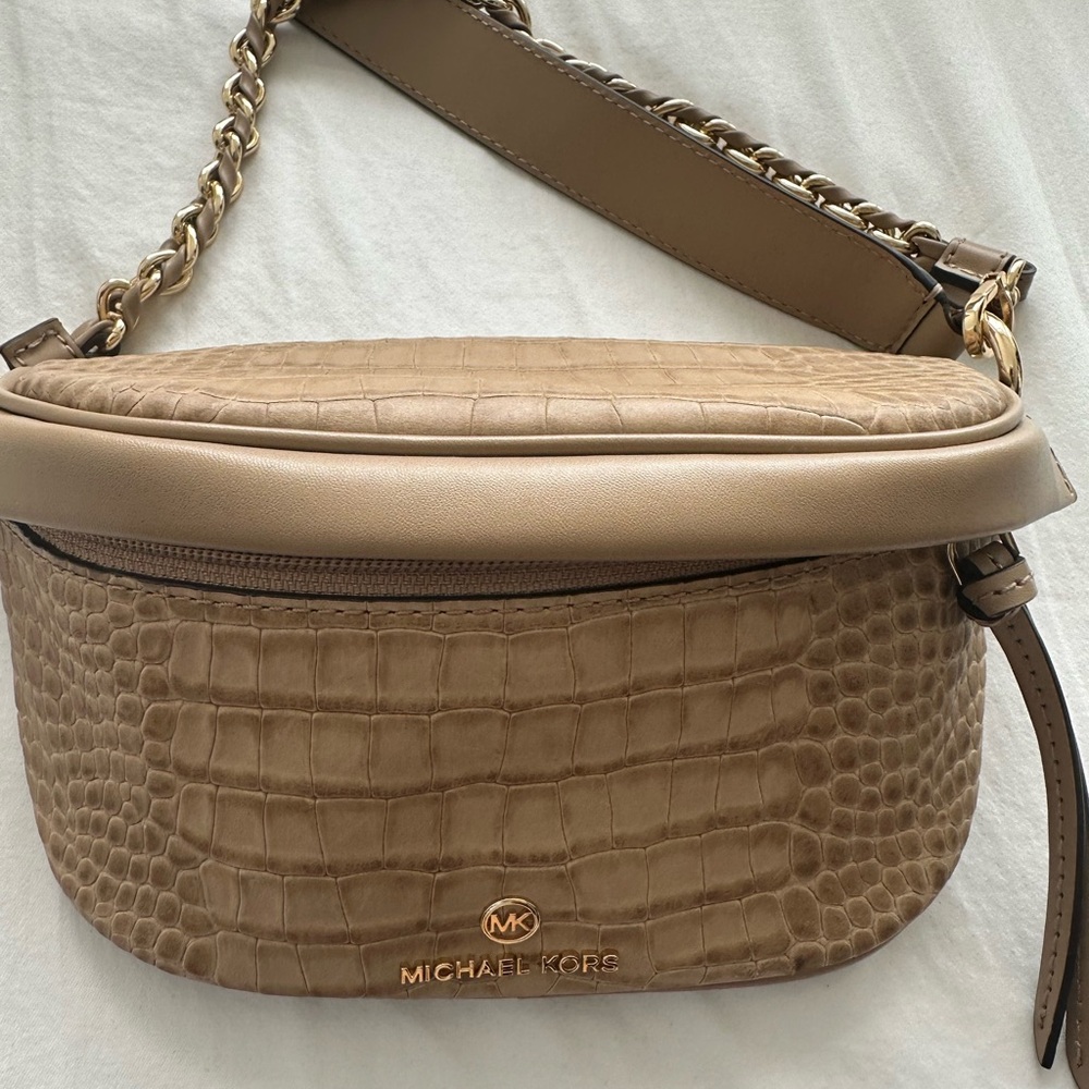Michael Kors Slater Extra-Small Sling Pack limited edition snakeskin print